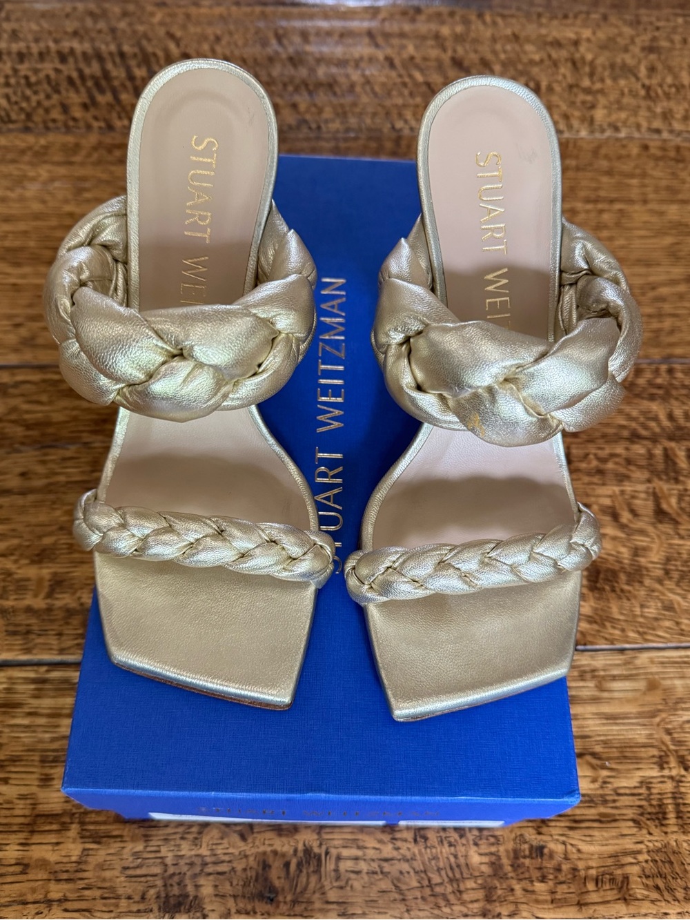 STUART WEITZMAN PLAYA 100 GOLD SANDALS. NWT size 6/ 36.5